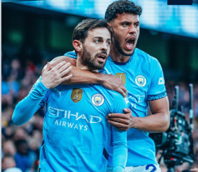 Matheus Nunes střílí vítězný gól, když Manchester City vyhrává