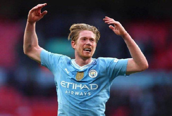 Liverpool má zájem o De Bruyneho